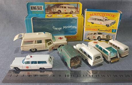 Ambulancias a escala de las marcas Husky, Matchbox y Wiking Ambulancias a escala de las marcas Husky, Matchbox y Wiking