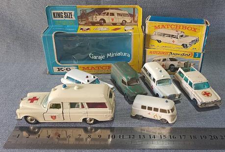 Ambulancias a escala de las marcas Husky, Matchbox y Wiking Ambulancias a escala de las marcas Husky, Matchbox y Wiking