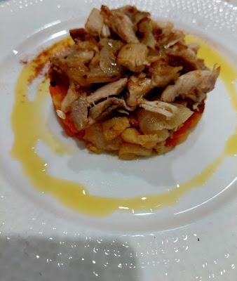 TIMBAL DE VERDURAS Y POLLO DE PUCHERO/COCIDO