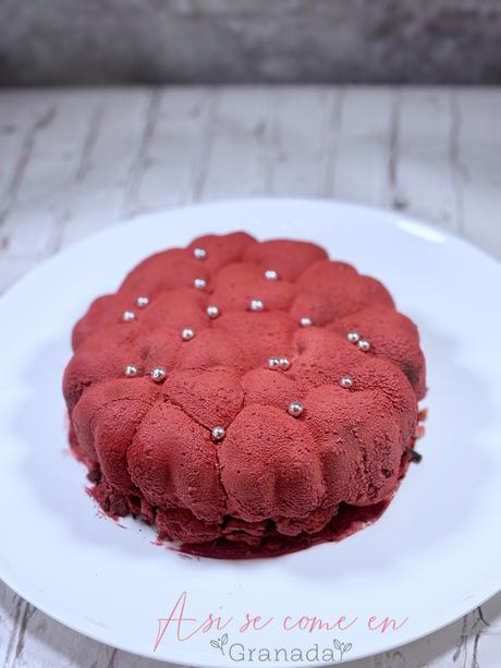 Pastel de fresas y chocolate para San Valentín Pastel de fresas y chocolate para San Valentín