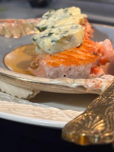 Salmón con mantequilla Maître d'Hotel : #Homenajeblog Salmón con mantequilla Maître d'Hotel : #Homenajeblog