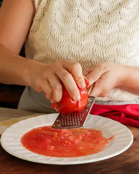 tomate fresco rallado