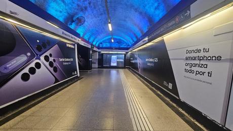 Santiago se llenó de luces: Samsung lanzó serie Galaxy S25 con un show de más 300 drones