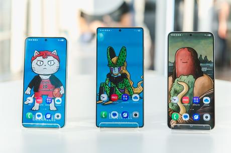 Santiago se llenó de luces: Samsung lanzó serie Galaxy S25 con un show de más 300 drones