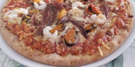 PIZZA CON FRUTOS DE MAR