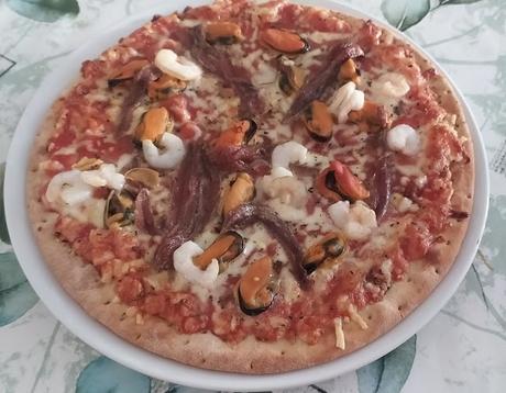 PIZZA CON FRUTOS DE MAR