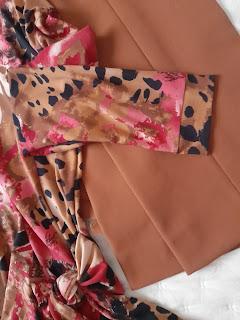 FALDA+BUFANDA EN PATA DE GALLO Y PANTALON + CAMISETA