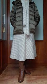 FALDA+BUFANDA EN PATA DE GALLO Y PANTALON + CAMISETA