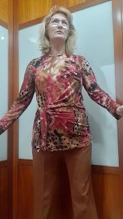 FALDA+BUFANDA EN PATA DE GALLO Y PANTALON + CAMISETA