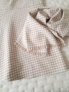 FALDA+BUFANDA EN PATA DE GALLO Y PANTALON + CAMISETA