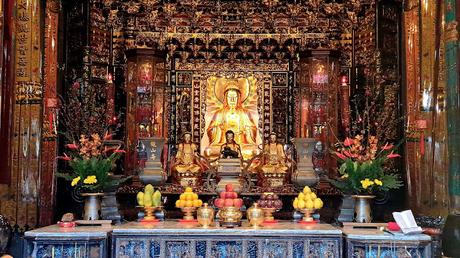 TAIWAN : TAIPEI, ENTRE LA MODERNIDAD Y LA TRADICIÓN TAIWAN : TAIPEI, ENTRE LA MODERNIDAD Y LA TRADICIÓN