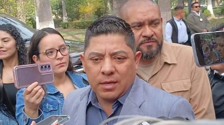 Gobernador Ricardo Gallardo confirma apoyo a la Feria de Ciudad Valles, analiza impacto de aranceles e insta a legislar contra “renta” de niños