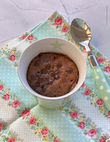 Mug Cake de algarroba. Bizcocho en microondas Mug Cake de algarroba. Bizcocho en microondas