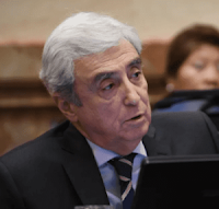 Senadores cómplices de la estafa cripto