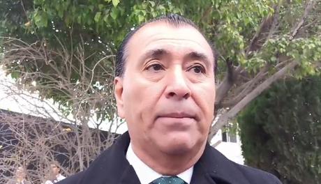 Juan Carlos Torres insiste en regular uso de celulares en escuelas y reitera combate a comida chatarra