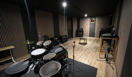 Dissonante Studios: el nuevo epicentro de la música y el arte en Bogotá