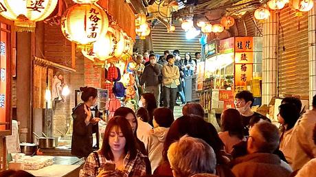 TAIWAN : KEELUNG Y LA ALDEA JIUFEN