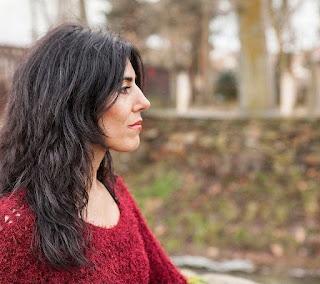 Del poema de cada día. Hoy, Promesas que cumplir, de Raquel Lanseros