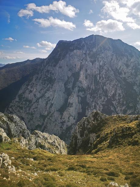 Peña Gradura y La Sala por Senda L' Gabitu y Cuafurada