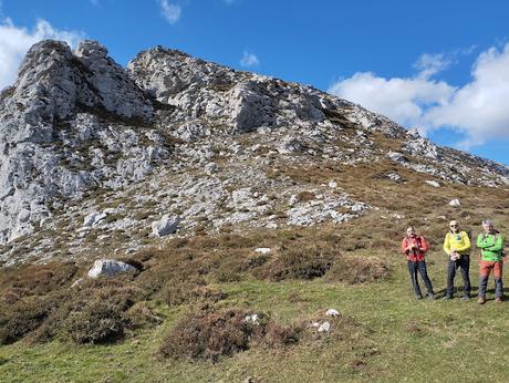 Peña Gradura y La Sala por Senda L' Gabitu y Cuafurada Peña Gradura y La Sala por Senda L' Gabitu y Cuafurada