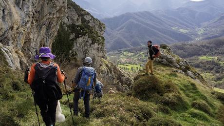 Peña Gradura y La Sala por Senda L' Gabitu y Cuafurada