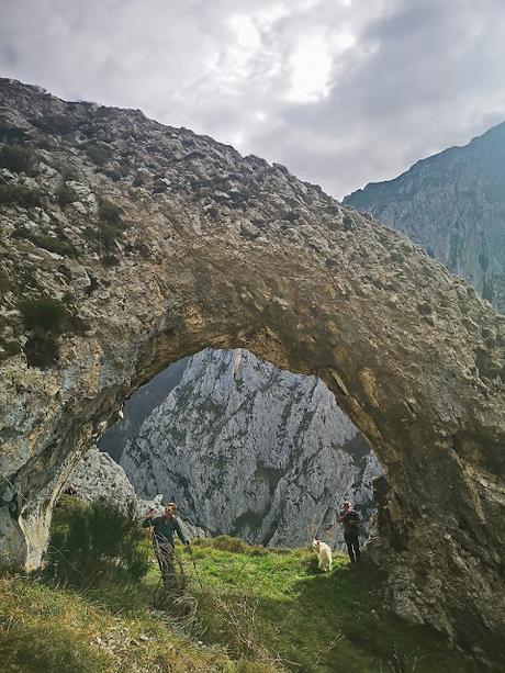 Peña Gradura y La Sala por Senda L' Gabitu y Cuafurada