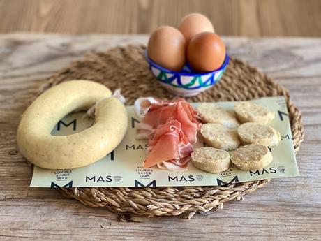 De la tradición a la reinvención de la butifarra de huevo De la tradición a la reinvención de la butifarra de huevo