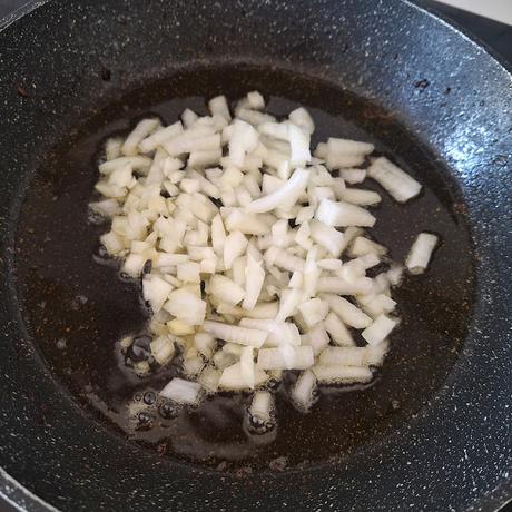 Albóndigas con calçots en salsa de trompetas de la muerte Albóndigas con calçots en salsa de trompetas de la muerte