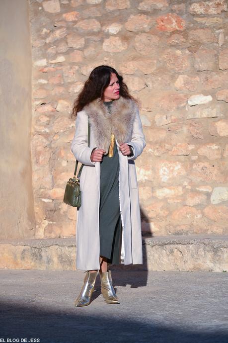 GREEN & BEIGE GREEN & BEIGE