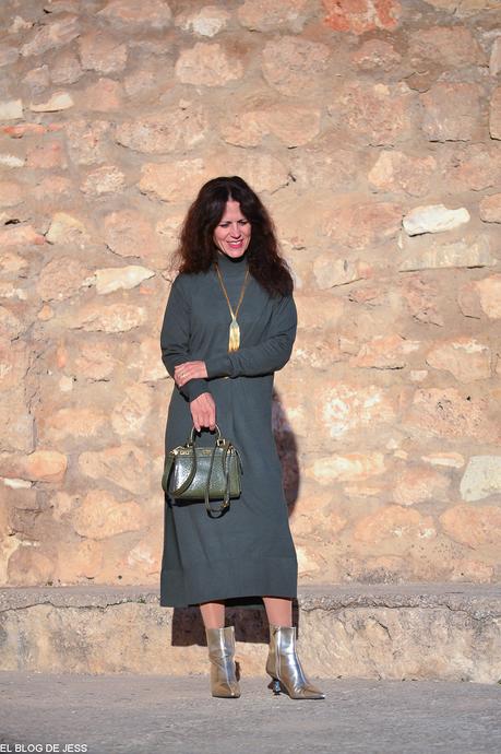 GREEN & BEIGE GREEN & BEIGE