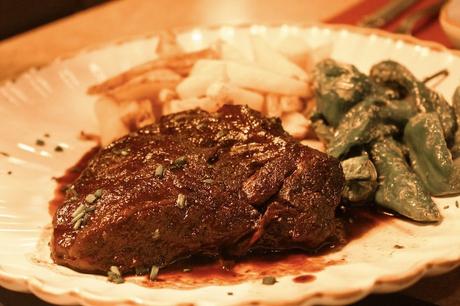 Café Pagès: 15 años de historia, tapas y buena vibra en Gracia Meloso de ternera Cafe Pages