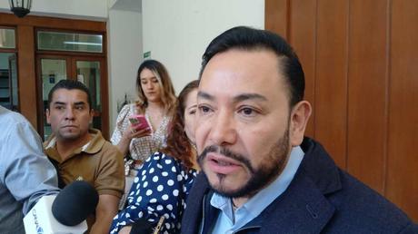Héctor Serrano aborda postura de la Senadora Ruth González en la Ley Antinepotismo