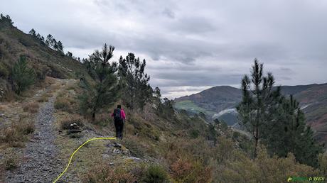 El DESFILADERO DE BUSTELÍN PR-AS 27 - IBIAS Desvío a la derecha hacia Penedela