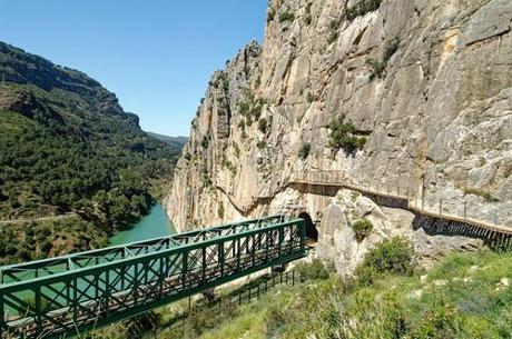 Sumérgete en la magia de caminito del rey con niños: experiencias inolvidables. Sumérgete en la magia de caminito del rey con niños: experiencias inolvidables.