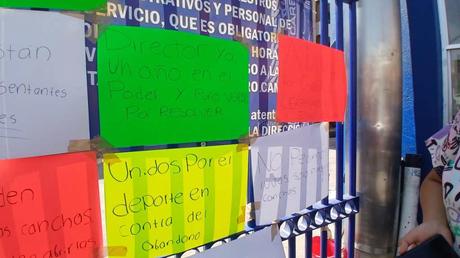 Estudiantes de la Facultad de Contaduría y Administración protestan por condiciones en la UASLP
