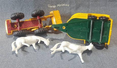 Pala mecánica y tráiler para caballos de Matchbox pieza #43