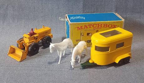 Pala mecánica y tráiler para caballos de Matchbox pieza #43