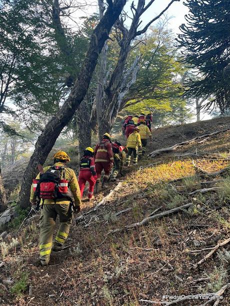Bomberos Voluntarios de Piedra del Águila en acción en el Parque Nacional Lanín Bomberos Voluntarios de Piedra del Águila en acción en el Parque Nacional Lanín