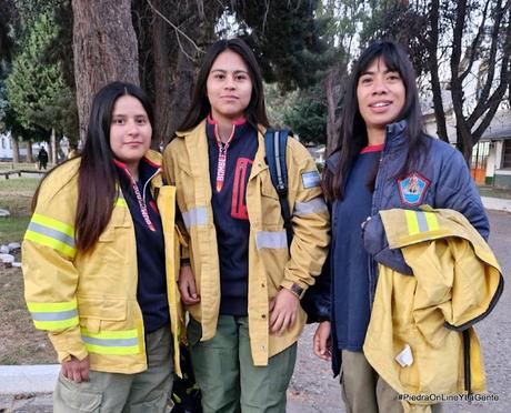 Bomberos Voluntarios de Piedra del Águila en acción en el Parque Nacional Lanín Bomberos Voluntarios de Piedra del Águila en acción en el Parque Nacional Lanín