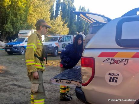 Bomberos Voluntarios de Piedra del Águila en acción en el Parque Nacional Lanín Bomberos Voluntarios de Piedra del Águila en acción en el Parque Nacional Lanín