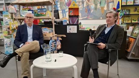 «Los colmillos del cielo. Utopías y desengaños de la historia», de Emilio Lara «Los colmillos del cielo. Utopías y desengaños de la historia», de Emilio Lara