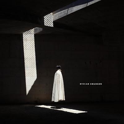 MYRIAM SWANSON: 'CALÍGULA'