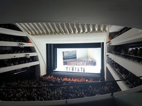 Un “Holandés” sin buque y errante en un salón descomunal [7]