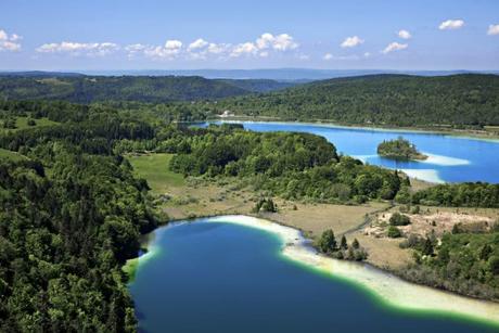 El Jura en una autocaravana: consejos, áreas, rutas Lac du Grand Maclu