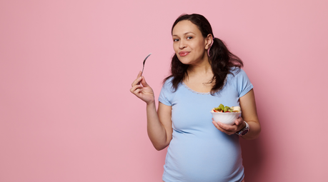 ¿Qué alimentos debo evitar durante el embarazo?