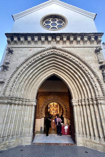 La Iglesia de Santa Catalina (2): la Portada principal.