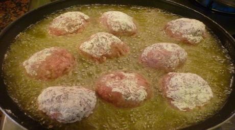 Albóndigas con salsa almendras Albóndigas con salsa almendras
