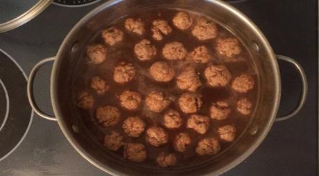 Albóndigas con salsa almendras Albóndigas con salsa almendras