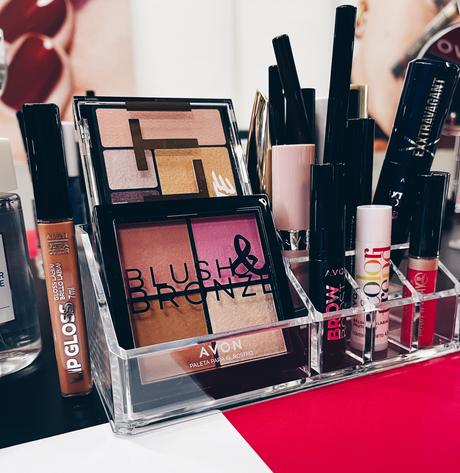 endencias de maquillaje avon base máscara de pestañas labial base rubor iluminador sombras Nude tips brochas labios carta de colores