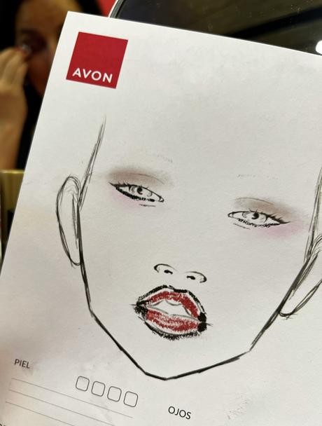endencias de maquillaje avon base máscara de pestañas labial base rubor iluminador sombras Nude tips brochas labios carta de colores